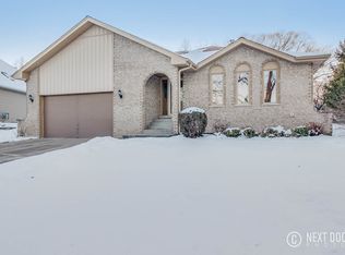 6522 Raintree Ct, Lisle, IL 60532