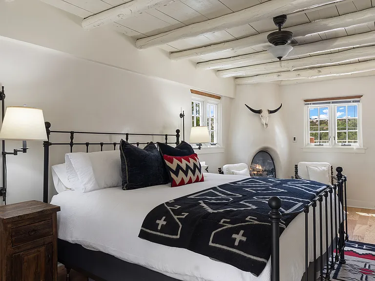 100 Tesuque Village Rd — Photo 13