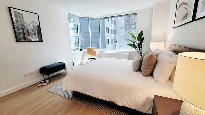 Rented by Greystar | media 5