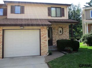 5826 Valley Cir, Omaha, NE 68106