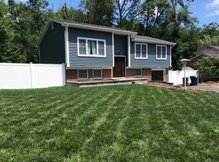 10 Shorebrook Cir, Neptune, NJ 07753