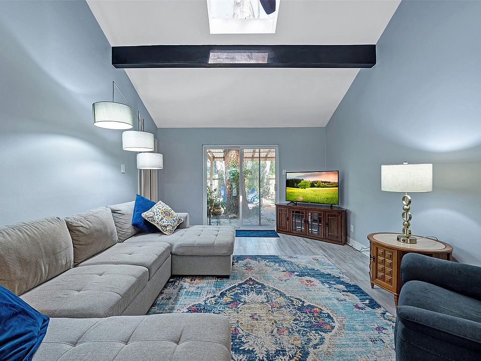 1st image of 116 W White Willow Cir