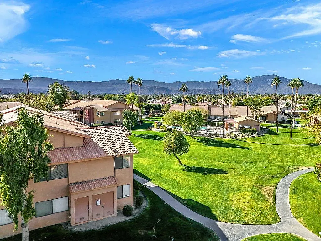 Saddleback Condominium Rentals — Photo 3
