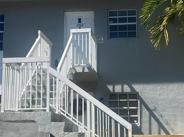 438 NE 210th Circle Ter APT 202-4B, Miami, FL 33179