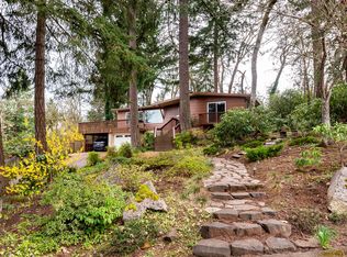 582 E 39th Pl, Eugene, OR 97405