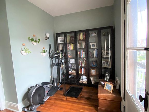 Reading / office nook with built in book cases
