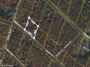 Apple St, Archbald, PA 18403