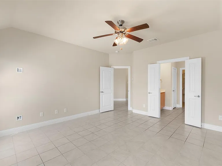 3816 Fordham St — Photo 9