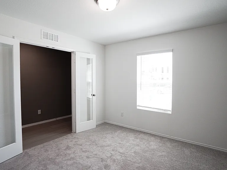 2043 Pleasant Knoll Cir — Photo 16