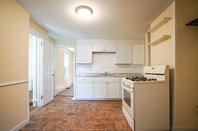 2 bed, 1.0 bath, $1,450 — Photo 3