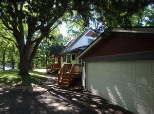 22760 Galpin Ln, Shorewood, MN 55331