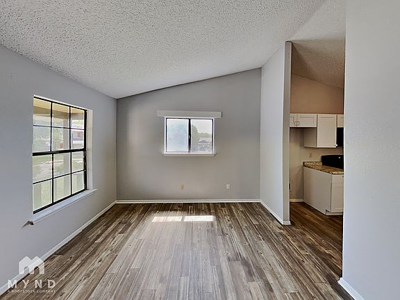 2nd image of 4714 Crested Rock Dr