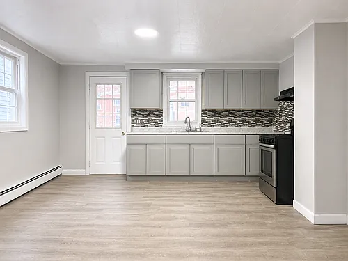 34 Arch St Photo 1