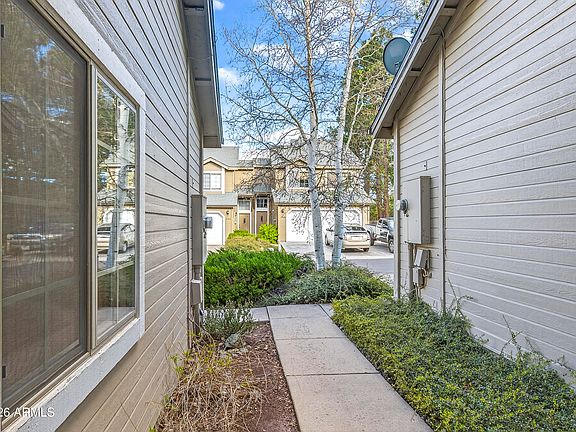 5th image of 2553 S EUREKA Lane
