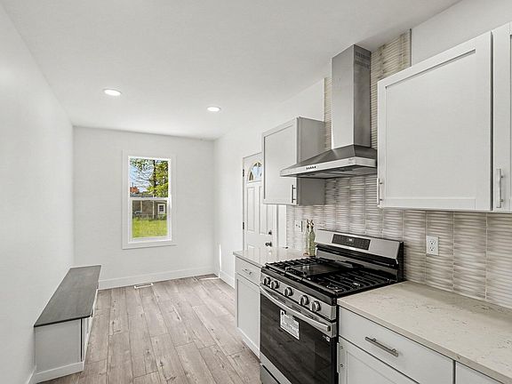 5th image of 306 North St