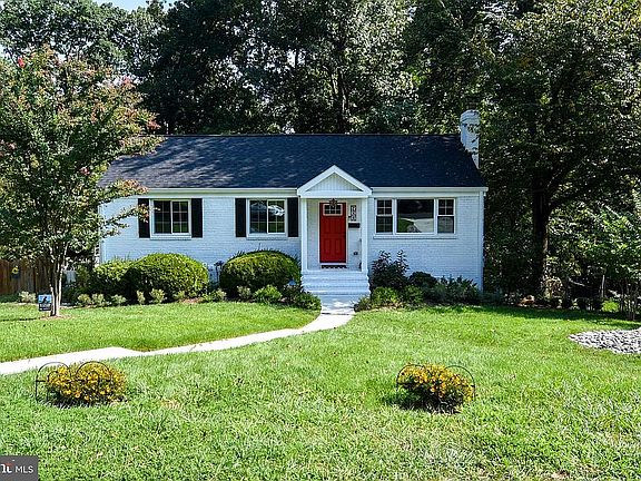 2nd image of 7306 Woodley Pl