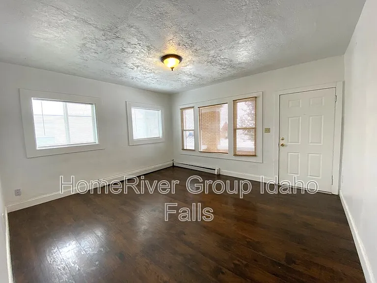 172 E 2 S #1 — Photo 4