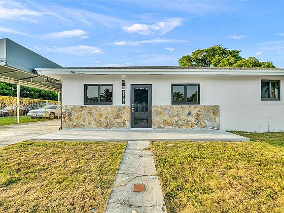 5th image of 11815 SW 222nd St