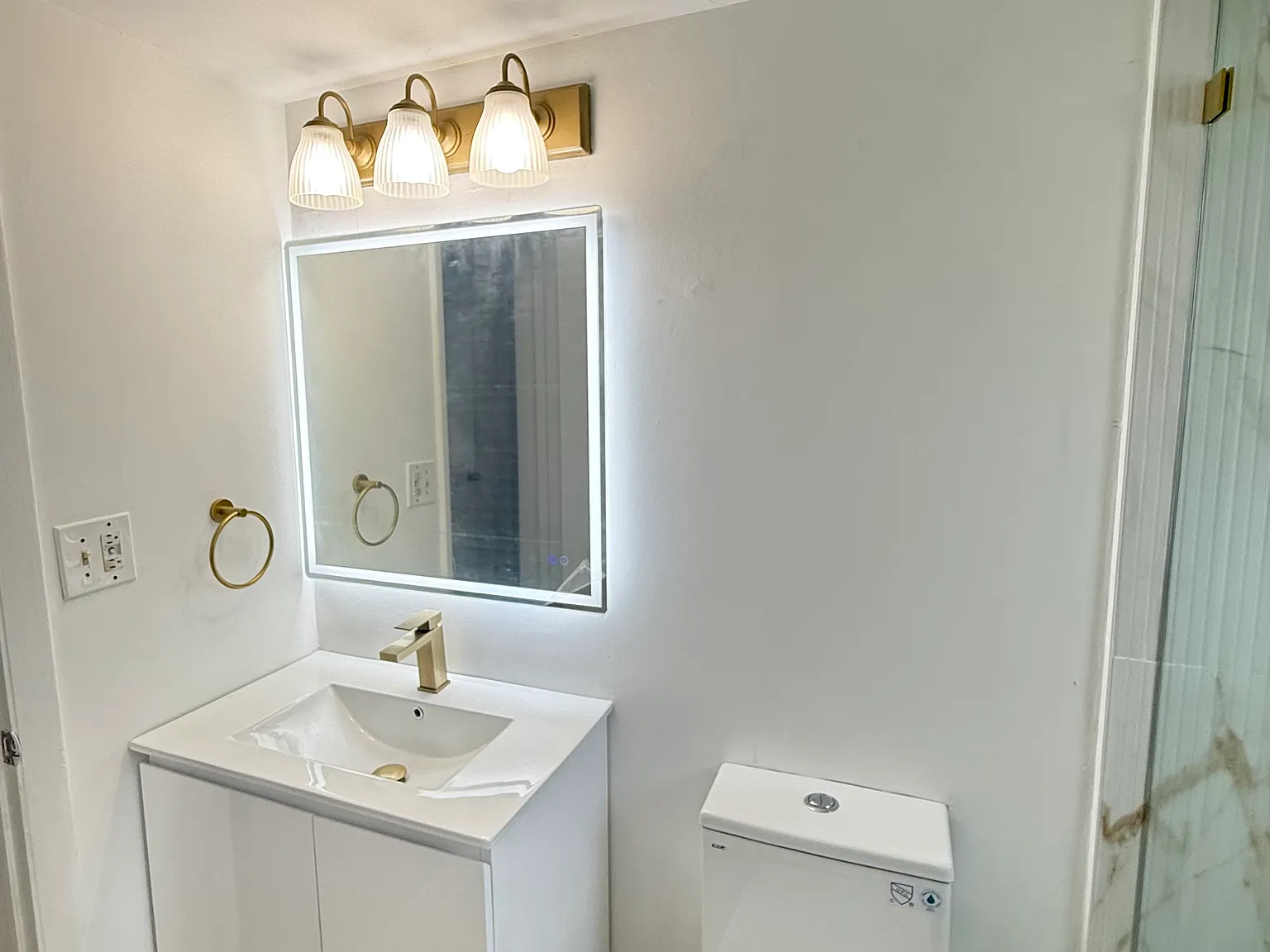 2 bed, 890 sqft, $2,500 — Photo 1