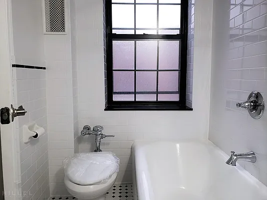 Rented by Hillel Realty Group | media 20