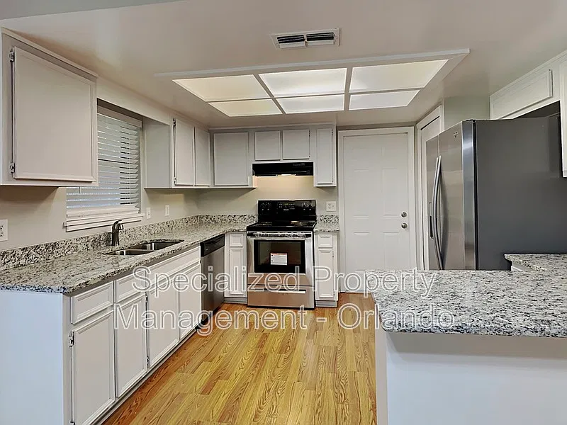 3 bed, 2.0 bath, 1266 sqft, $2,050 — Photo 4