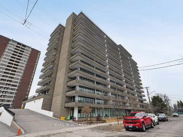 370 Dominion Ave #803, Ottawa, ON K2A 3X4