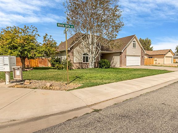 2nd image of 225 Vista Hills Dr
