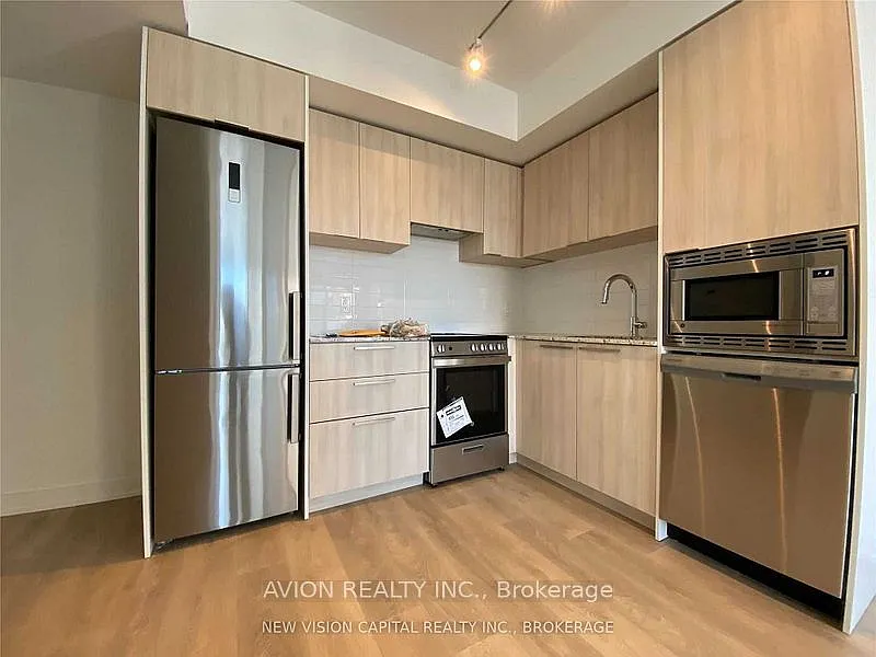 501 Yonge St #1112