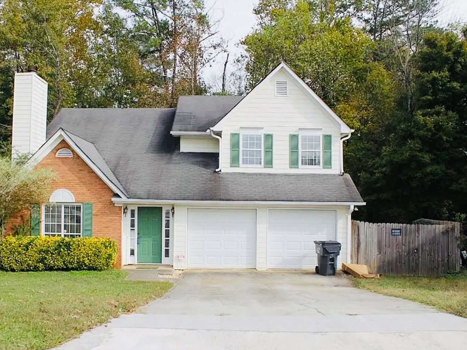3 bed, 1395 sqft, $2,200 — Photo 1