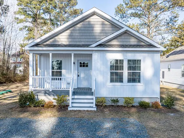 24095 Willis St, Parksley, VA 23421