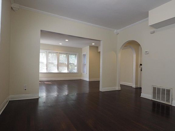 4th image of 4146 W Cornelia Ave #2