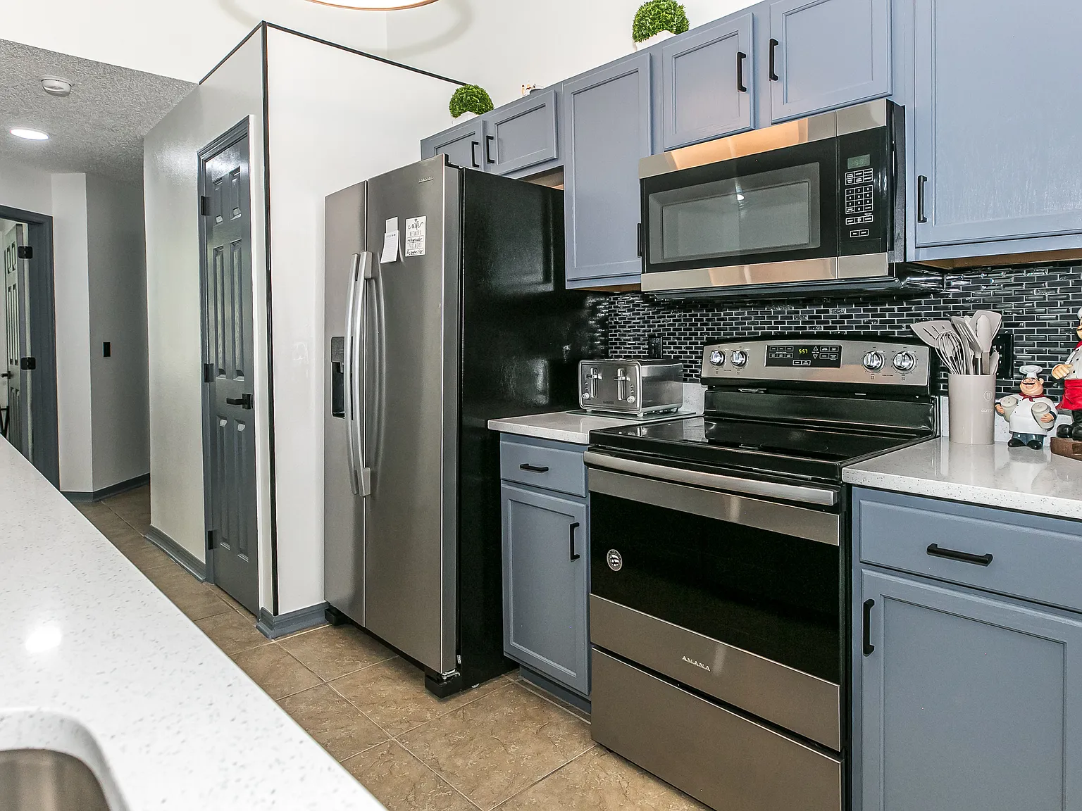 4 bed, 1596 sqft, $2,890 — Photo 3