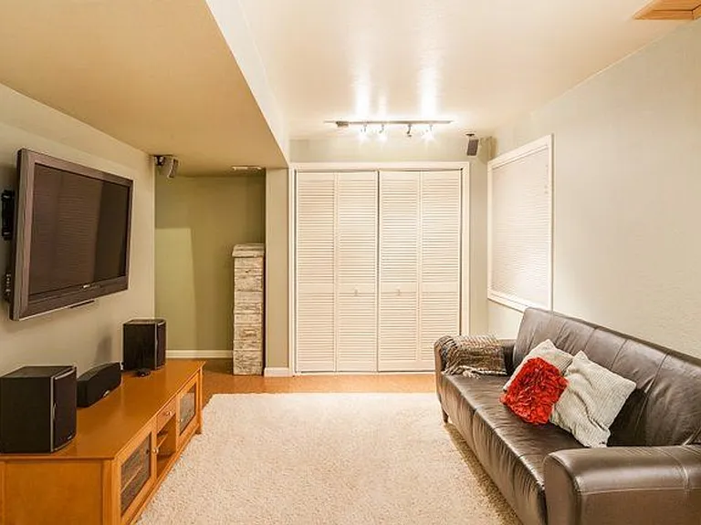437 Grouse Ct — Photo 16
