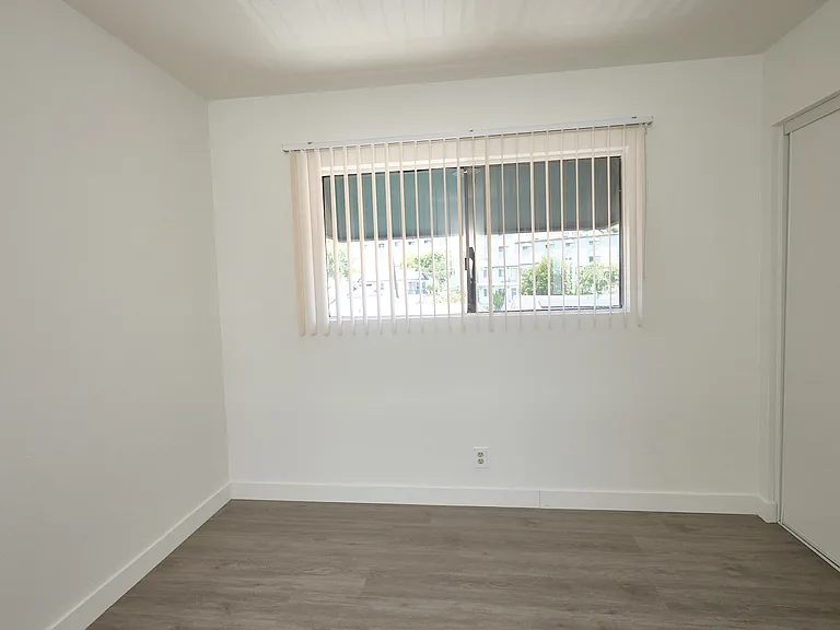 3341 Andrita St — Photo 12