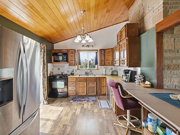 4th image of 1426 View St