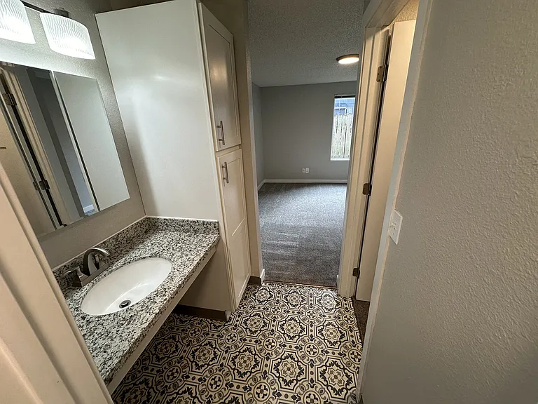 Greenfield Apartments — Photo 34