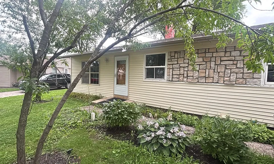 136 Mora Rd