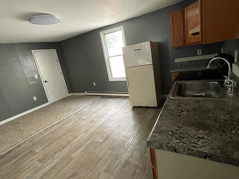 735 Burden Ave #3 — Photo 5