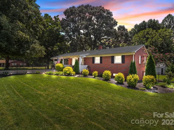 103 Fairdale Rd, Statesville, NC 28625