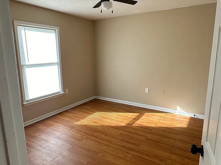 232 Lanier Dr #G — Photo 3