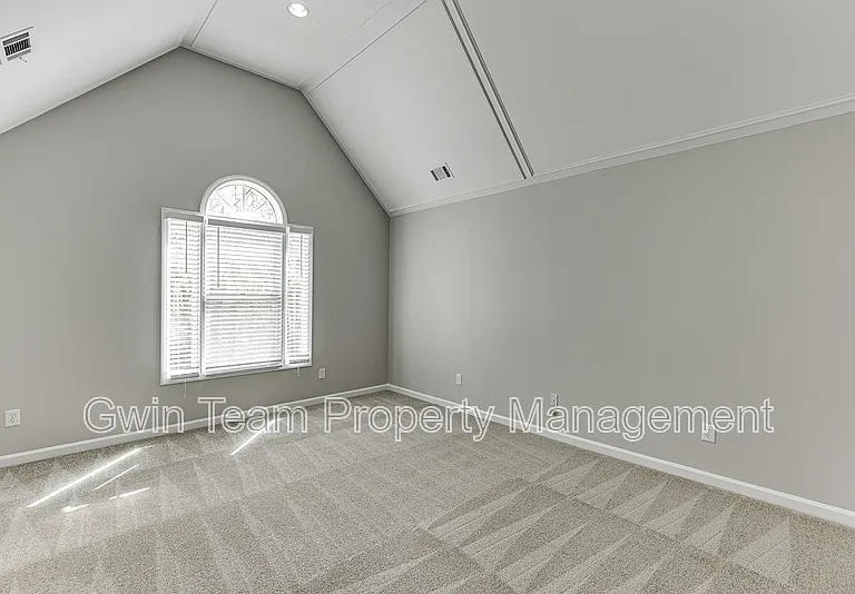 9345 Riverclub Pkwy — Photo 30