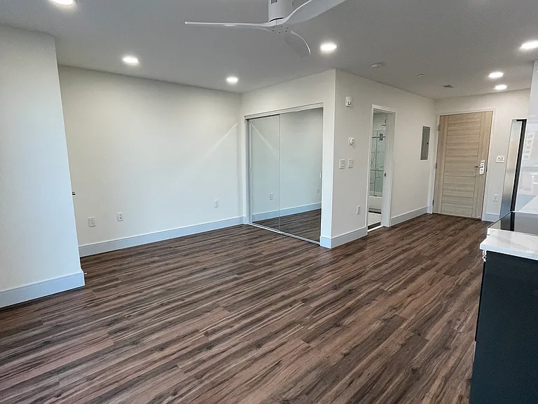 4906 Spruce St #403 — Photo 5