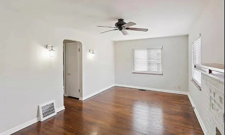 2 bed, 1.5 bath, 1137 sqft, $2,150 — Photo 2
