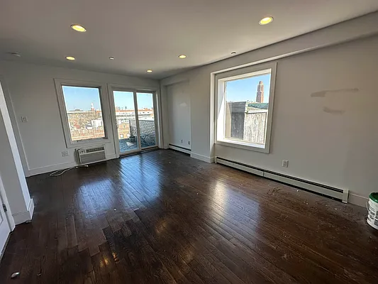 Rented by Marquis Real Estate Services | media 18