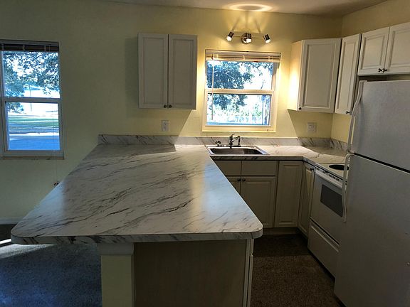 Kitchen and counter seating