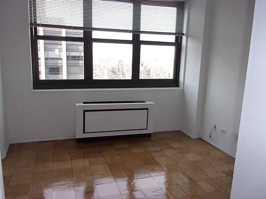 Rented by Carlyle Property Management | media 8