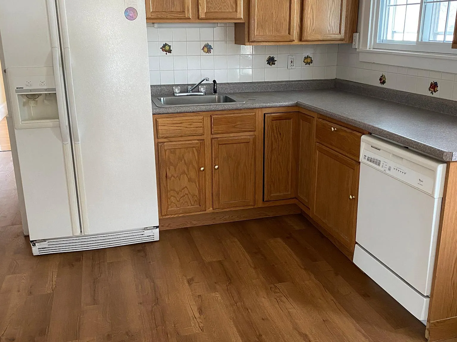 2 bed, 1050 sqft, $2,000 — Photo 2
