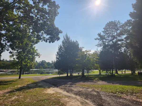 1113 Oakland Dr, Cross, SC 29436
