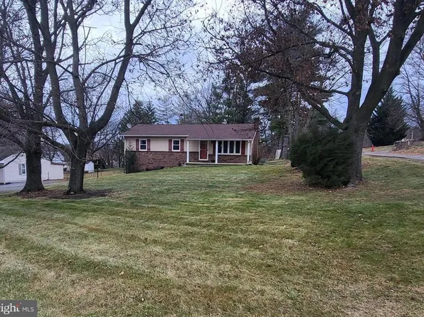 182 S Edwards Ave, Chambersburg, PA 17202