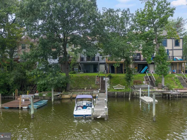 44 Helmsman Ct, Baltimore, MD 21221